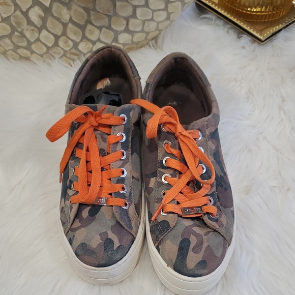 J Slides Camouflage Sneakers with Orange Laces - Picture 10 of 13